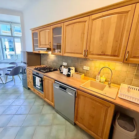 Free Parking- Stunning In Wenceslas Square Apartment *